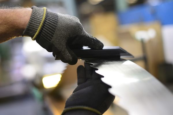 Forezienne MFLS, fabricant français de lames de scie à ruban, lames de scie circulaire, lames alternatives