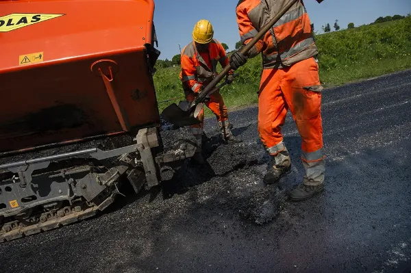 Exposition possible à des agents chimiques dangereux lors de la pose de revêtements bitumeux