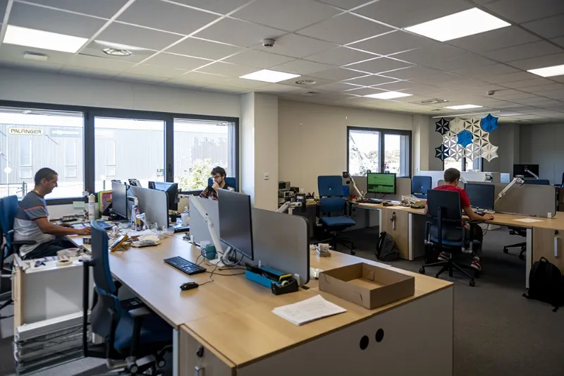 Salariés dans un open-space