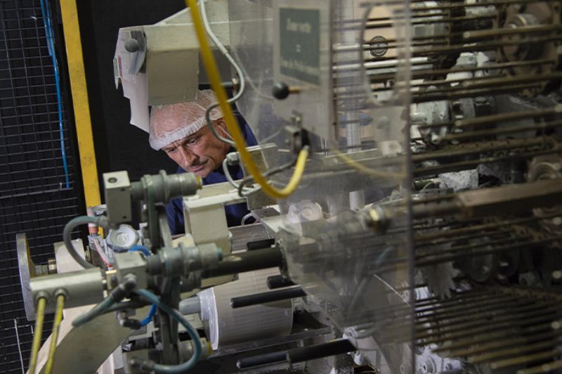 Réglage d'une machine par un opérateur de production
