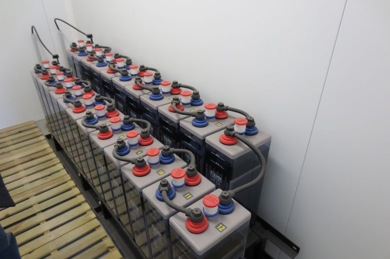 installation de batteries électriques stationnaires