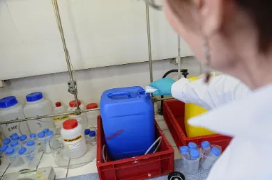 Les déchets de nanomatériaux doivent être traités comme des déchets dangereux.