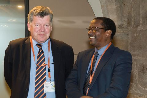Jean-Marie Lambert, DRH de Véolia et Moussa Oumarou, Directeur du département de la gouvernance et du tripartisme de l’OIT