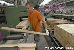 Organisation de l’approvisionnement d’un poste de travail dans la transformation du bois